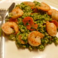 Super gemakkelijke risotto met spinazie, wortel en grote garnalen