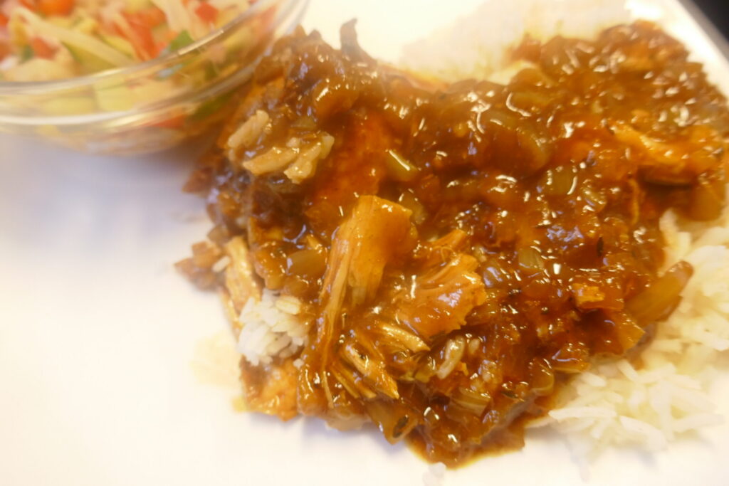 Surinaamse kippendijen uit de slowcooker