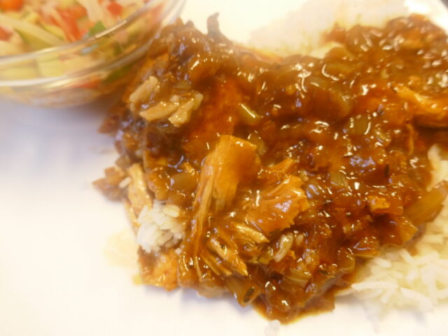 Surinaamse kippendijen uit de slowcooker