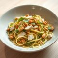 Tagliatelle met kip en pesto van radijsjesloof