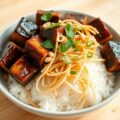 Tahoe (gemarineerd),Taugé en Katjang met Rijst