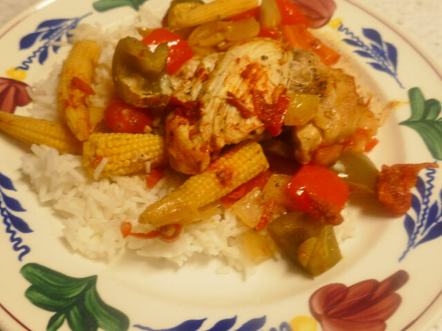 Tex-Mex slowcook kippendijen met veel groente