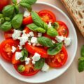 Tomatensalade met basilicum