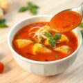 Tomatensoep met gevulde pasta