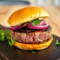 Tonijn Burger met Sereh-Mayonaise