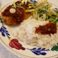 Tonkatsu schnitzel met gewokte paksoi