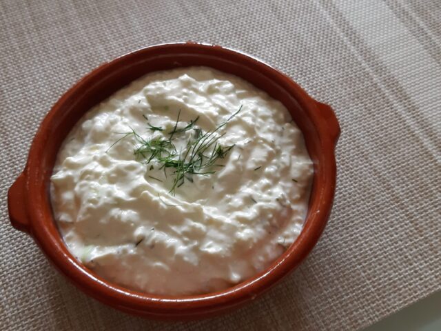 Tzatziki met dille uit eigen keuken