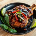 varkenslap met thaise vissaus