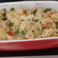 Bloemkoolschotel met aardappel, paprika, prei en roomkaas