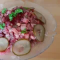 Vegetarische rode bietensalade