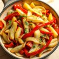 Venkel met rode paprika, geblust in Ricard