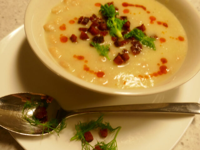 Venkelsoep met witte bonen en chorizo