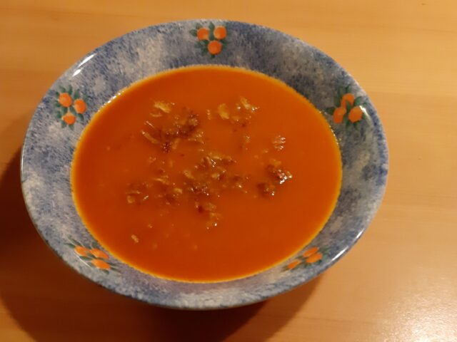 Verrassend lekkere Aziatische tomaten-paprikasoep