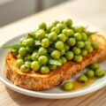 Verse tuinbonen op toast