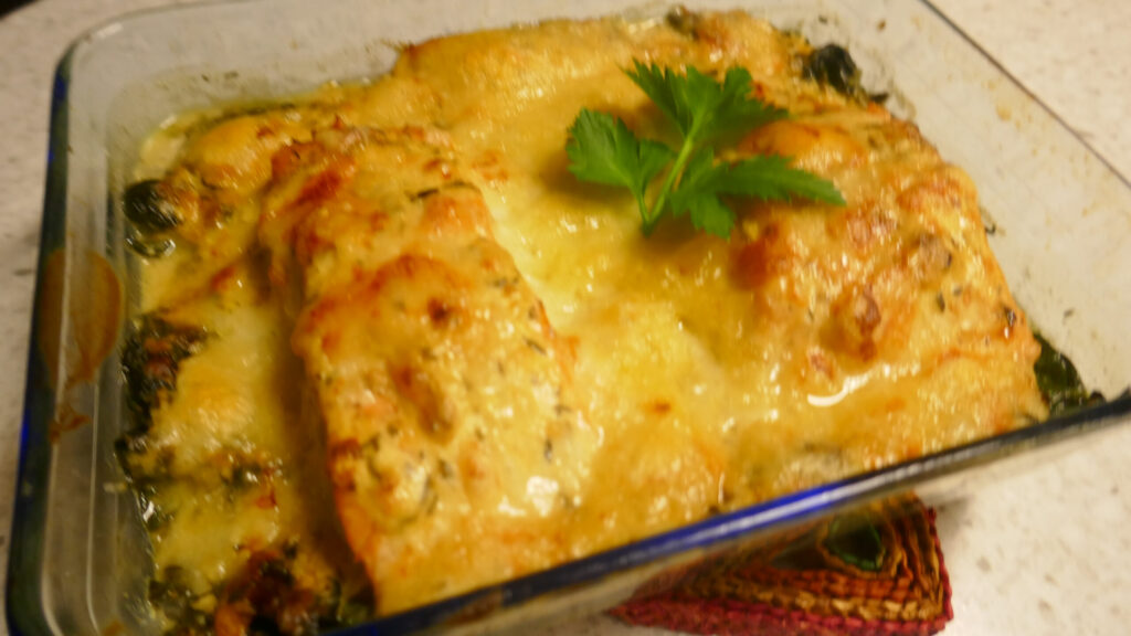 Winterwarme ovenschotel met zalm, spinazie en krieltjes