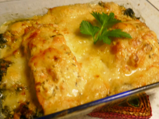 Winterwarme ovenschotel met zalm, spinazie en krieltjes