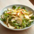 Witlofsalade met fruit en kaas