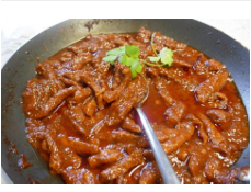 Varkensvlees in een Babi Pangang-marinade