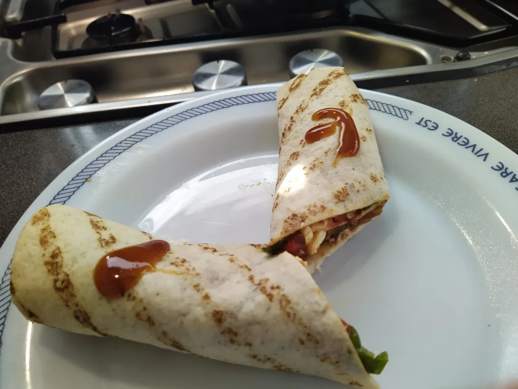 Wraps met roerbak en feta