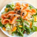 Zalmsalade met sinaasappeldressing