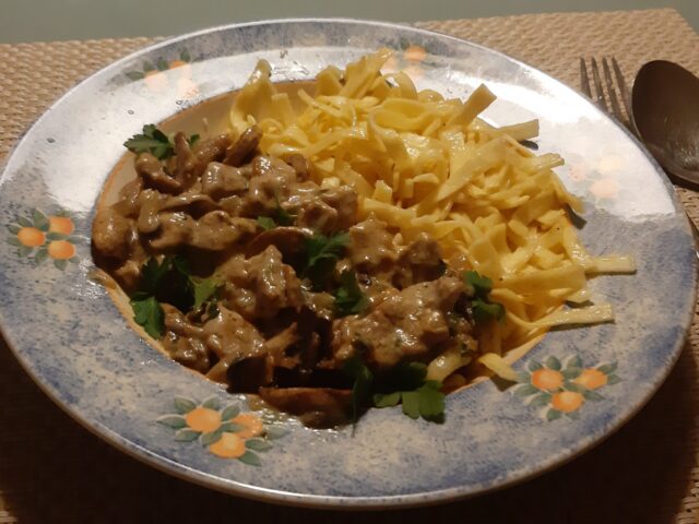 Zürcher Geschnetzeltes met tagliatelle