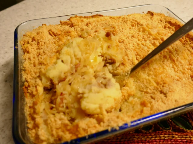 Zuurkool ovenschotel met spekjes en gehakt