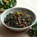 Zwarte kool in Rijst met een salade van Palmkool