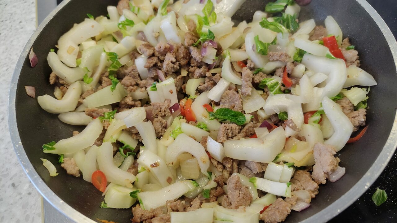 Noedels met rundergehakt en paksoi, foto 2