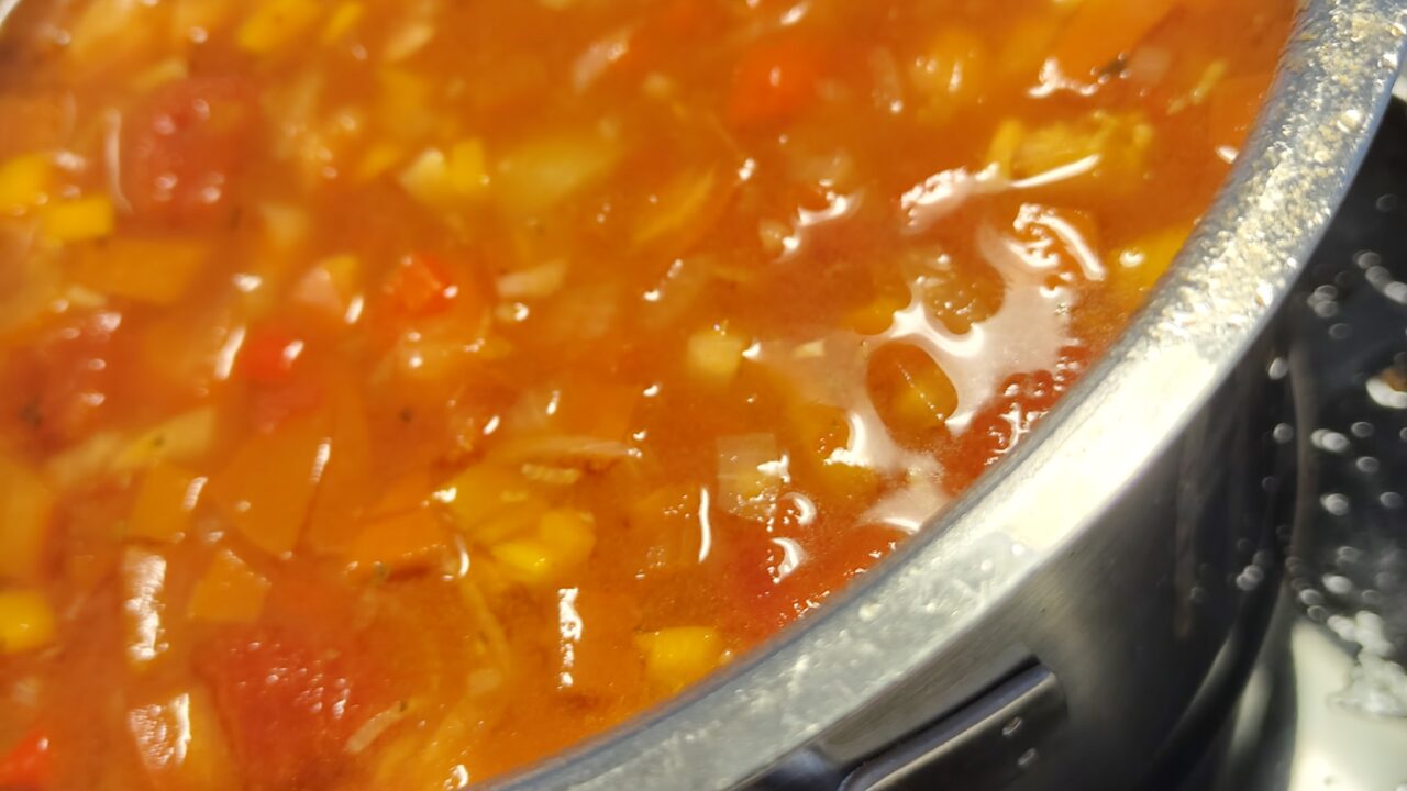 Turkse Tomaten – Paprikasoep uit de Slowcooker, foto 3
