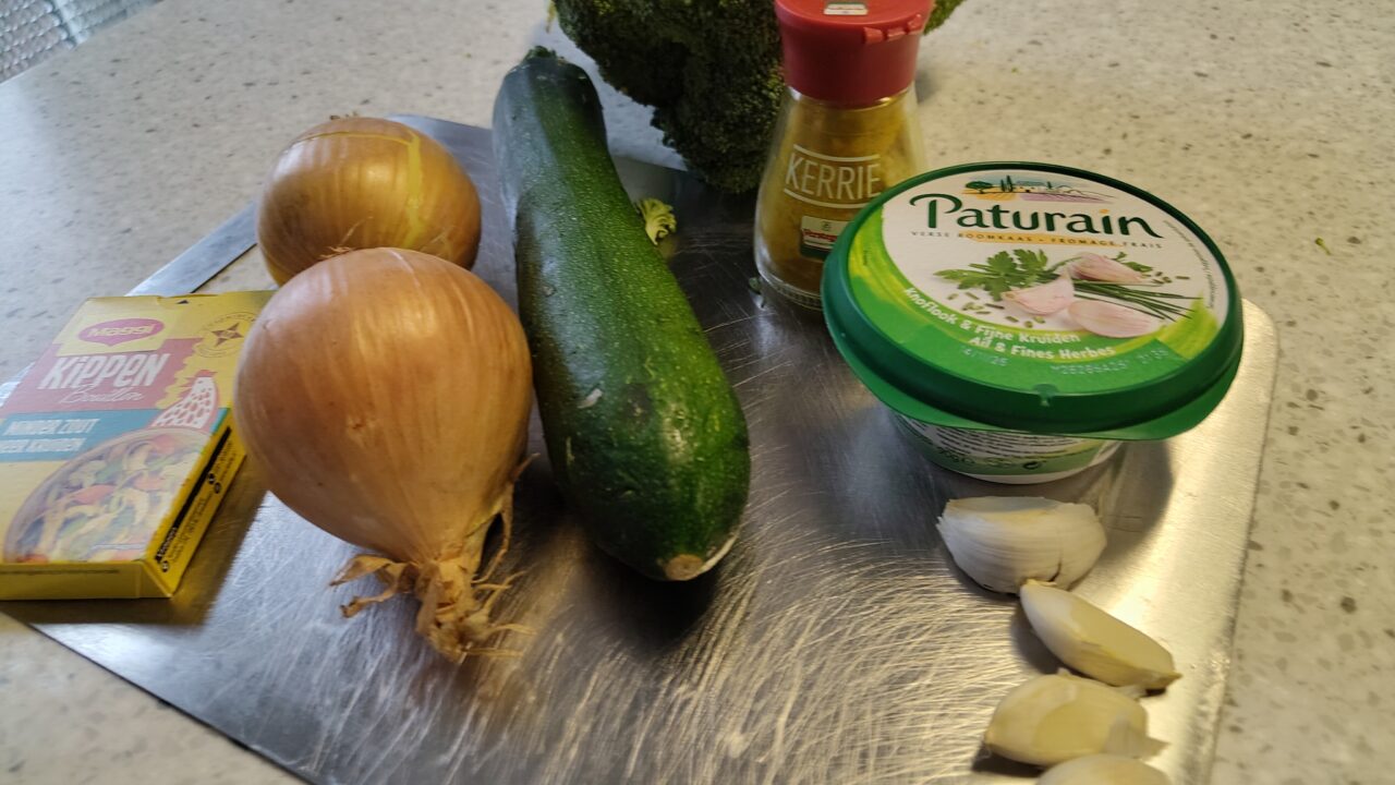 Romige broccoli courgettesoep uit de slowcooker, foto 3