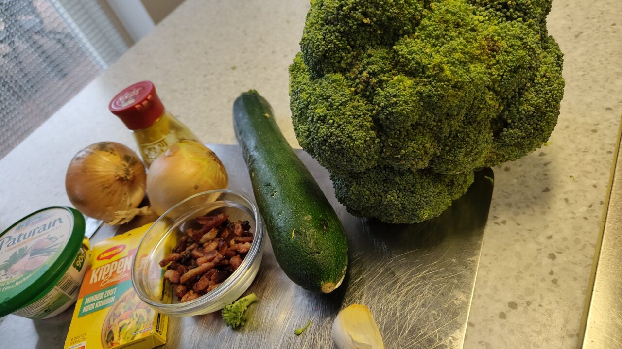 Romige broccoli courgettesoep uit de slowcooker, foto 2
