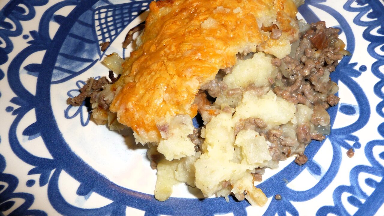 Ovenschotel met gehakt, paddenstoelen en puree van aardpeer, foto 1