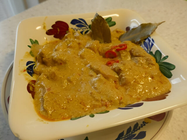 Ajam Rendang ( Rendang van Kip)