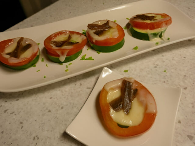 Amuse van courgette, tomaat , provolone en ansjovis…