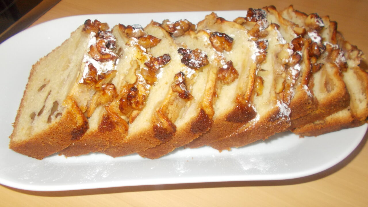 Appelcake met walnoten, rozijnen en een beetje rum, foto 3