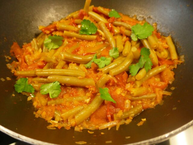 Arabische Sperzieboontjes in kruidige tomatensaus…..