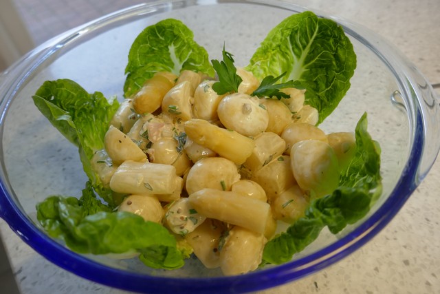 Asperge-krieltjessalade met eigen kruidenmayonaise