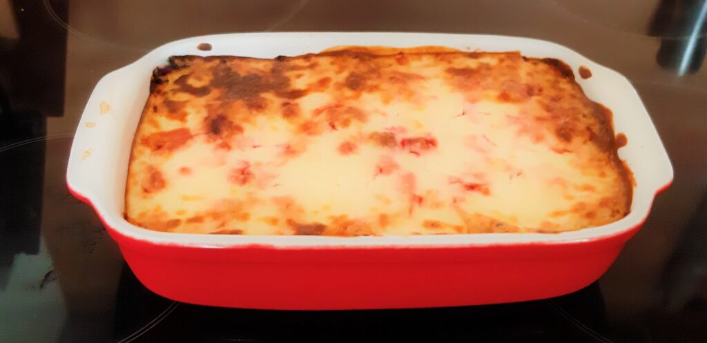 Red Hot Stew: pittige ovenschotel van rode bietjes met aardappel en gehakt