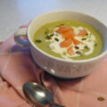 Broccolisoep met room, gerookte zalm en bieslook…..