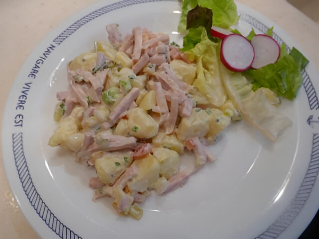 Camping Gemak 2 Heerlijk, eenvoudige aardappelsalade bij de BBQ….
