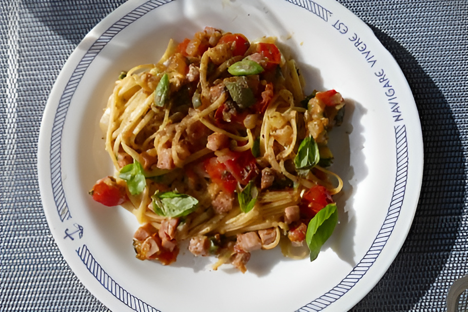 Camping gemak : Linguine met romige courgette-basilicumsaus...