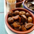 Gemarineerde champignons in knoflook, honing en balsamicoazijn. Lekkere Tapas.
