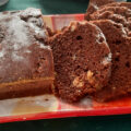 Chocoladecake met witte chocoladestukjes