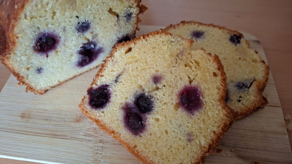 Citroencake met blauwe bessen