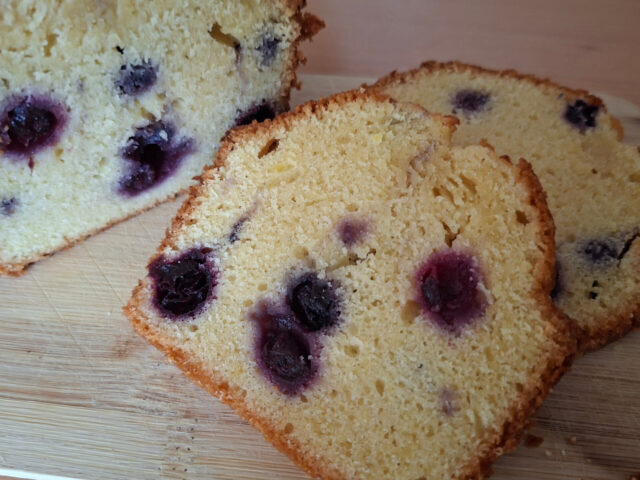 Citroencake met blauwe bessen