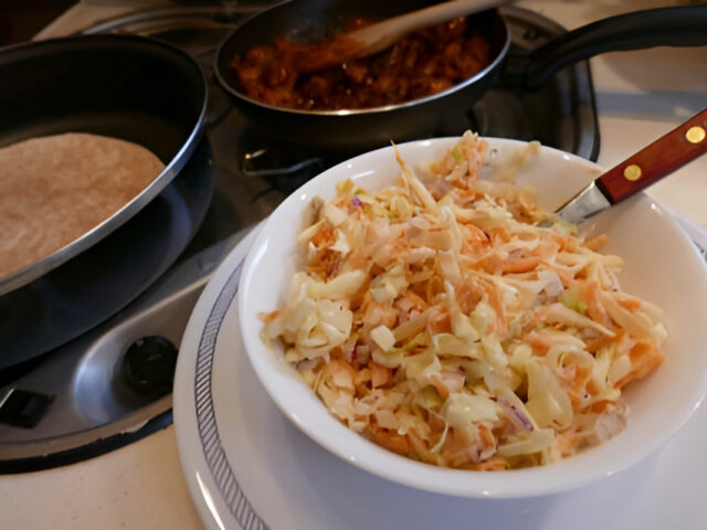Coleslaw voor bij de Sticky Chicken Wrap