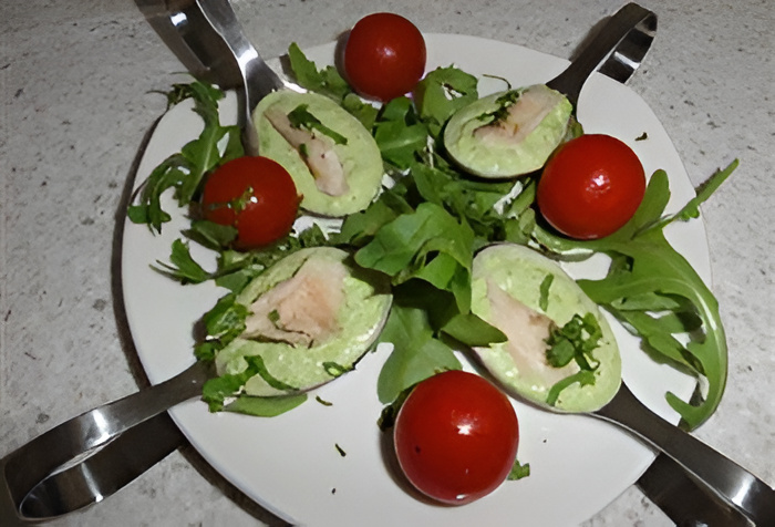 Doperwtjesmousse met gerookte makreel en munt
