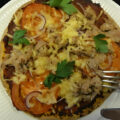 Een snelle pizza van een wrap met 2 vegetarische variaties