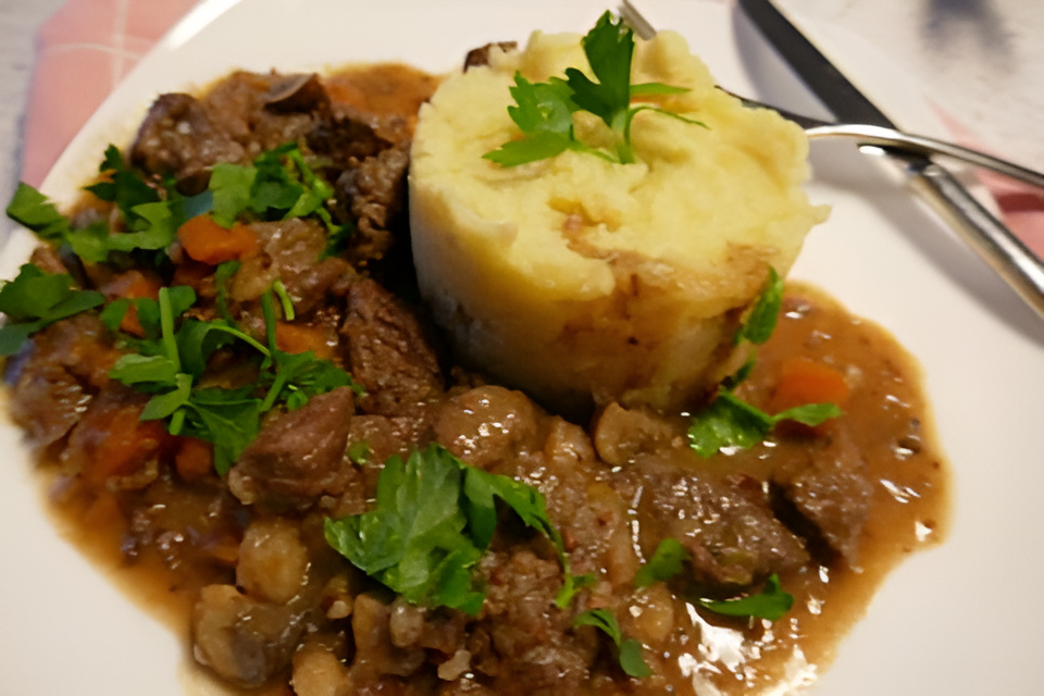 Franse Runderstoof met groente.......en aardappel - bloemkoolpuree