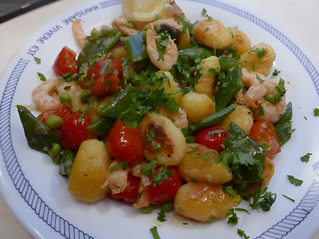 Gebakken Gnocchi met Groene Groentjes en Garnalen….